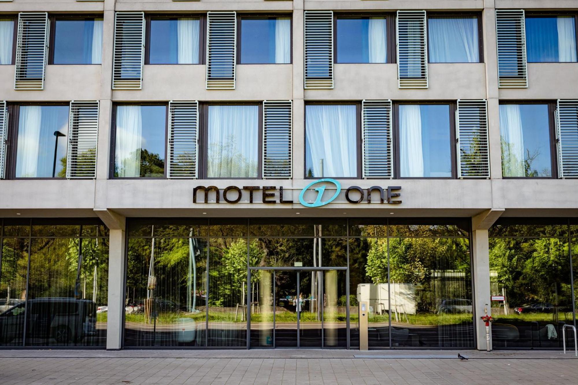 Motel One カールスルーエ エクステリア 写真
